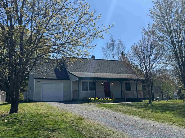 23 Fairview Circle, Middlebury, VT 05753