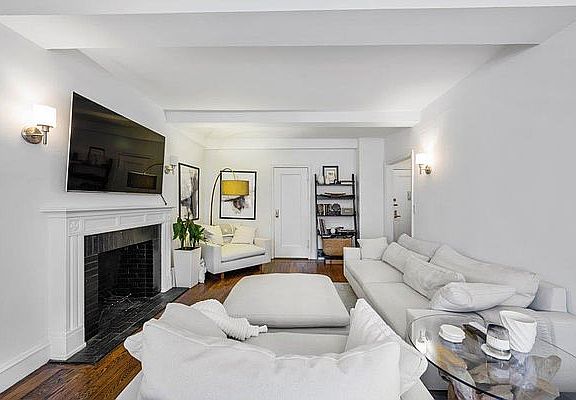 5th image of 15-17 Park Ave #6A