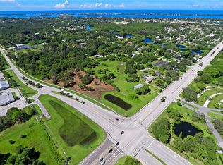 661 E Dearborn St, Englewood, FL 34223