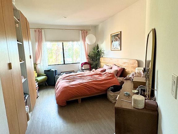 4th image of 1585 Manning Ave APT 6