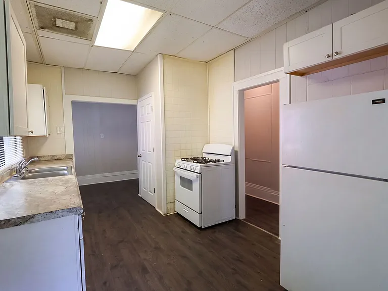 1443 W Kirby Pl — Photo 5