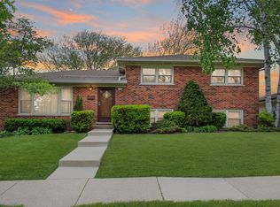 1406 N Mitchell Ave, Arlington Heights, IL 60004