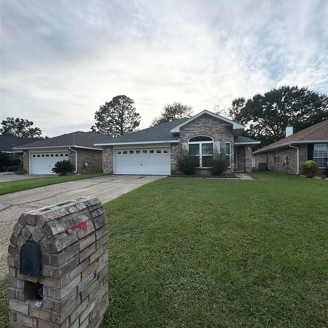 3 bed, 1398 sqft, $1,900 — Photo 1