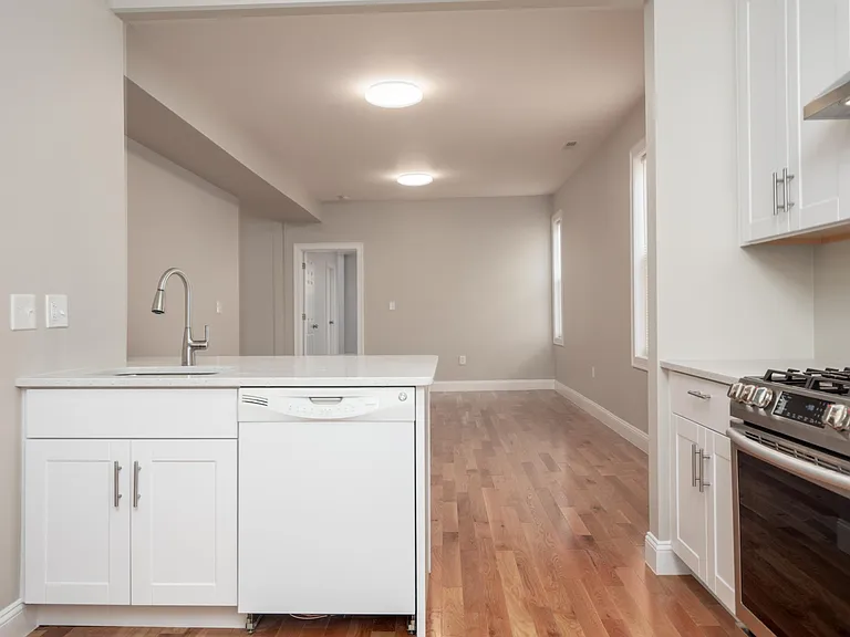 45 Crawford St #1 — Photo 2