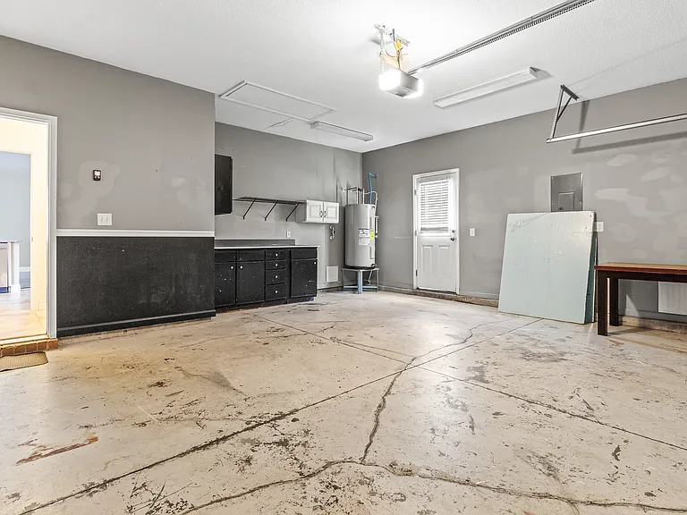 211 Springlake Dr — Photo 22