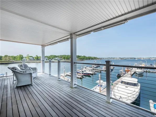 31 Coddington Wharf APT 9, Newport, RI 02840