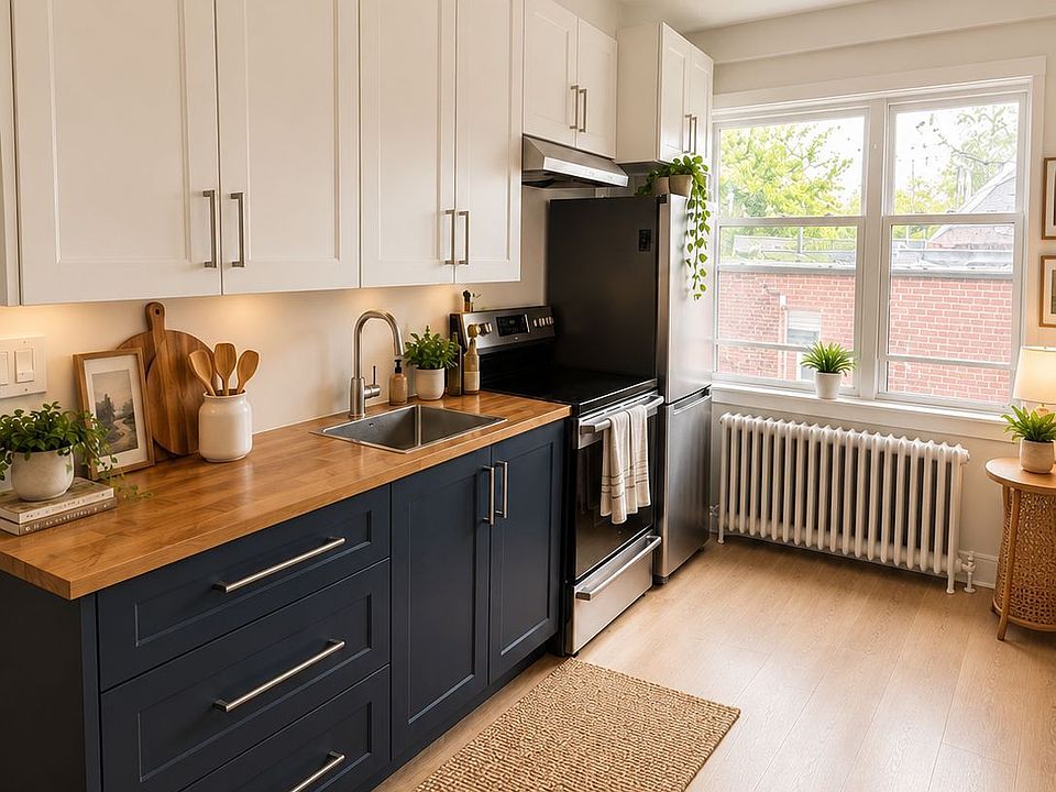 1st image of 1094 College St #17