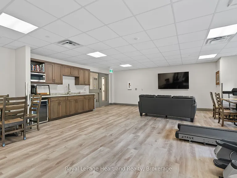 187 Victoria St W #214 — Photo 23