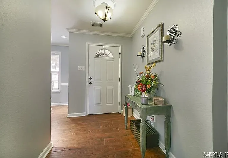 4 bed, 1560 sqft, $1,700 — Photo 1