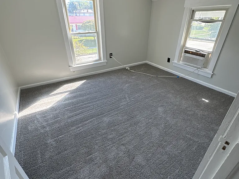 639 Broadway St E — Photo 13