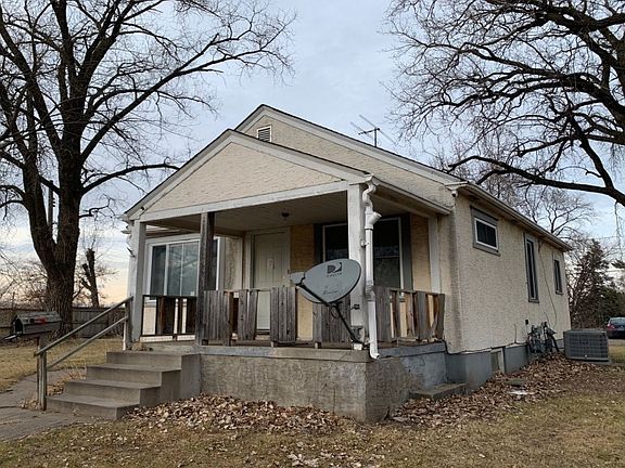 2nd image of 1565 Ross Ave