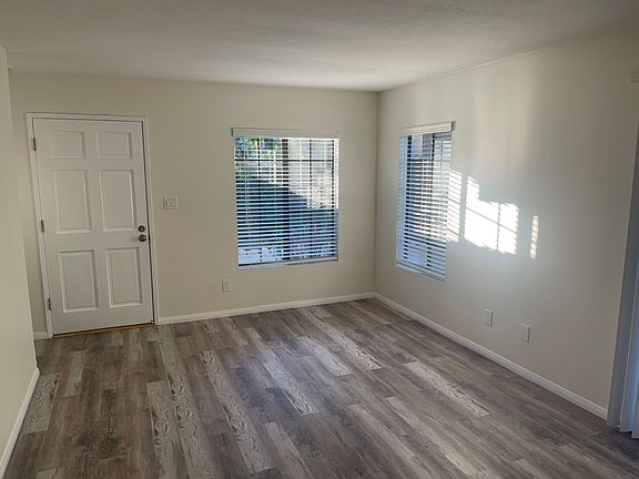 3rd image of 255 W 11th St #255