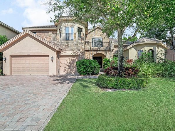 10513 Versailles Blvd