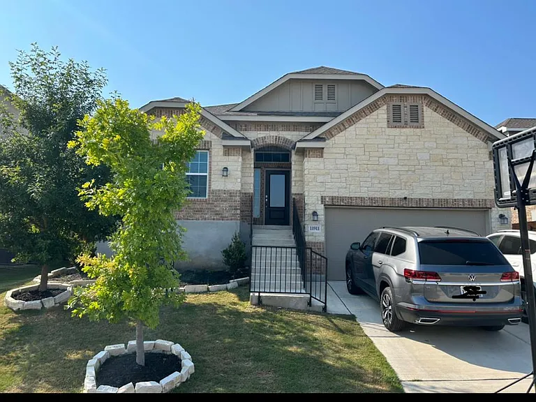 11911 Pitcher Rd — Photo 1