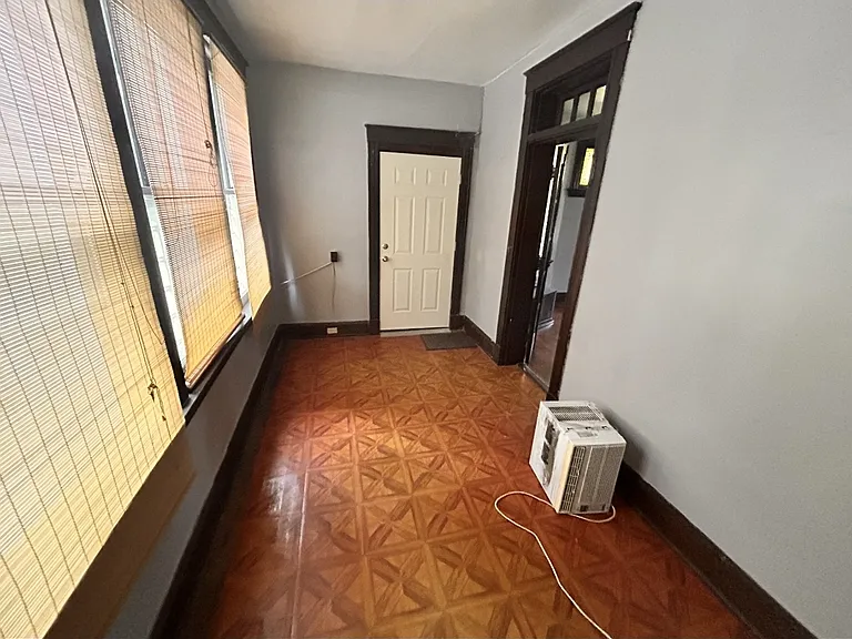 3480 Vine St — Photo 9