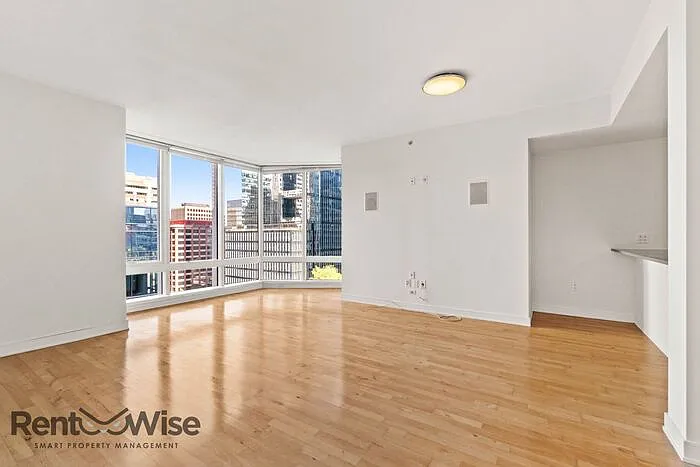 301 Mission St #15E — Photo 1