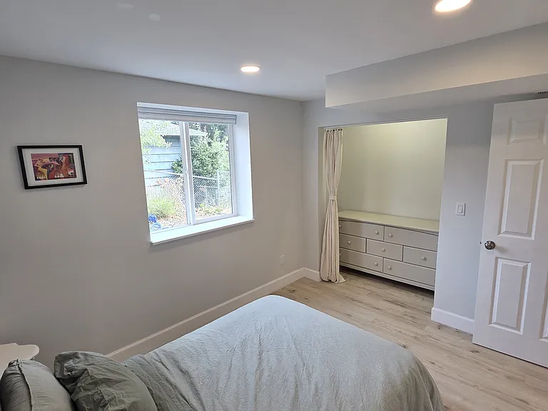 Left bedroom, other view.
