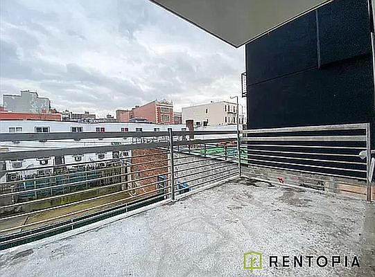 4th image of 700 Flushing Ave #6