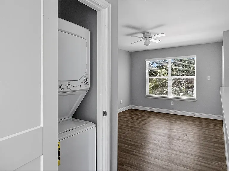 404-414 Fulton St. — Photo 10
