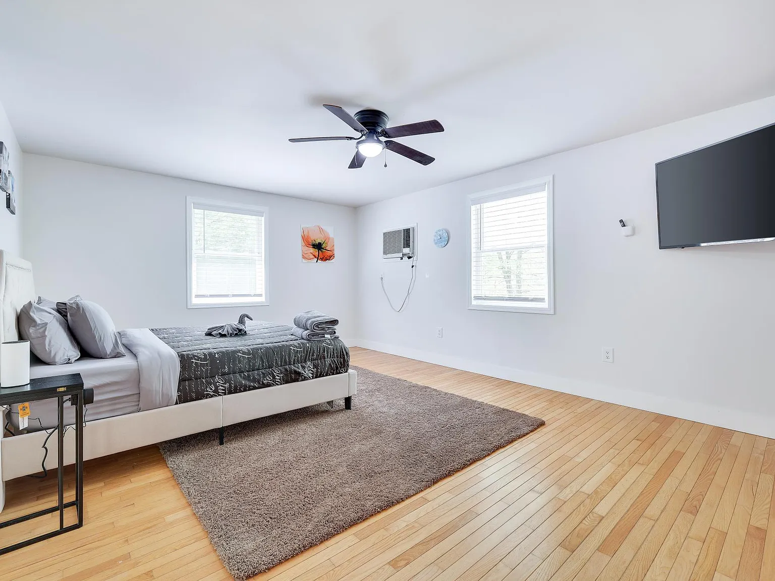 168 Oak Pl — Photo 3