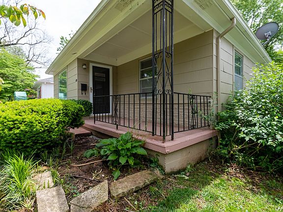 3rd image of 426 E Cozy St