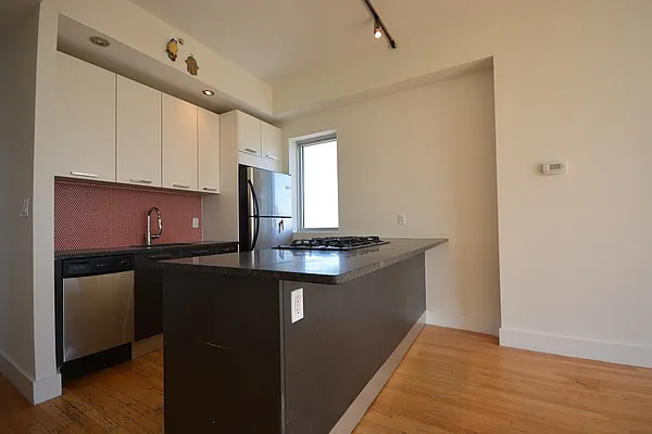 Rented by Citi Habitats | media 27