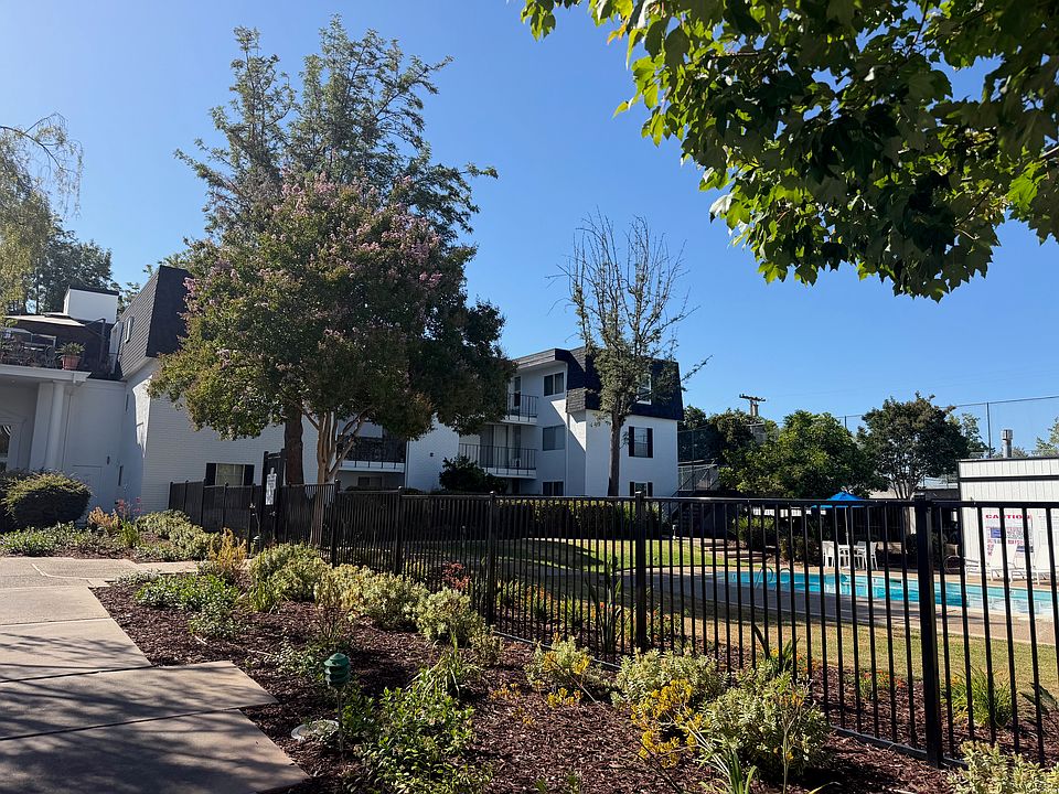1st image of 1943 Mount Vernon Ct APT 202