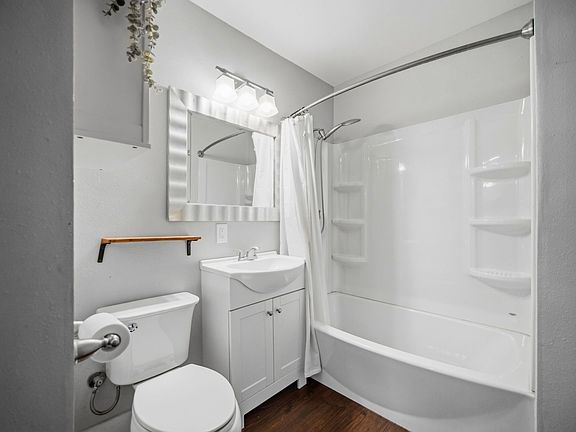 4th image of 2527 W Liberty Ave