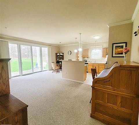 5th image of 2122 Carriage Hill Cir