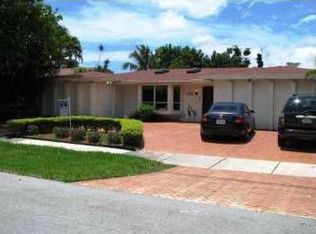 2410 NE 196th St, Miami, FL 33180