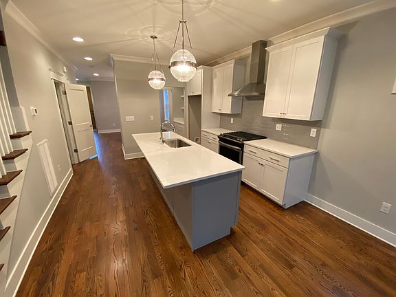 4th image of 2020 Scott Ave