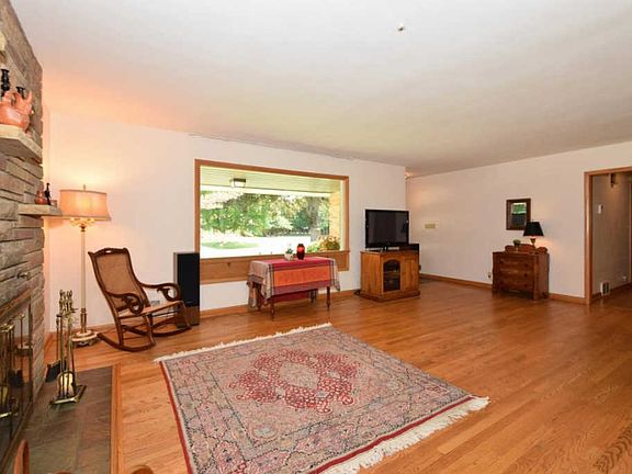 5th image of 2425 Buena Vista Dr