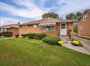 18 Albion Ave, Amherst, NY 14226
