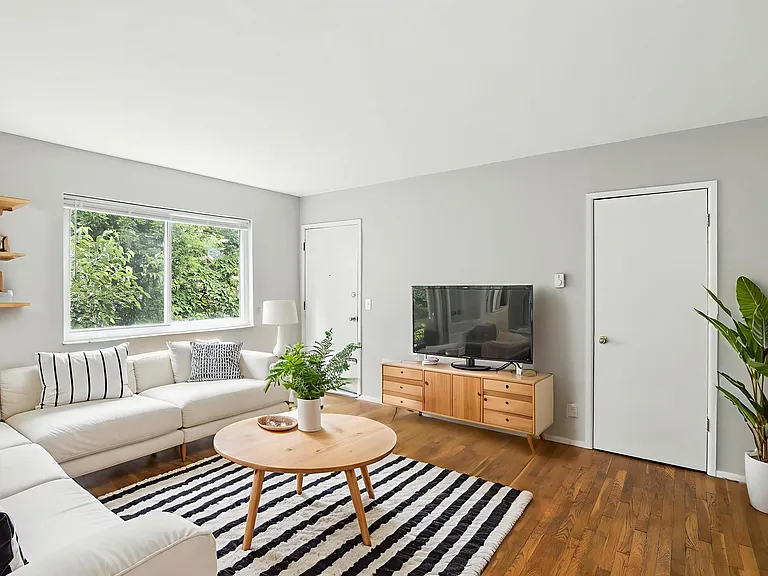 1722 N Way #BENDB8 — Photo 2