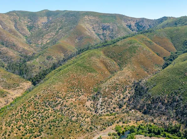 Tailings Dr, French Gulch, CA 96033