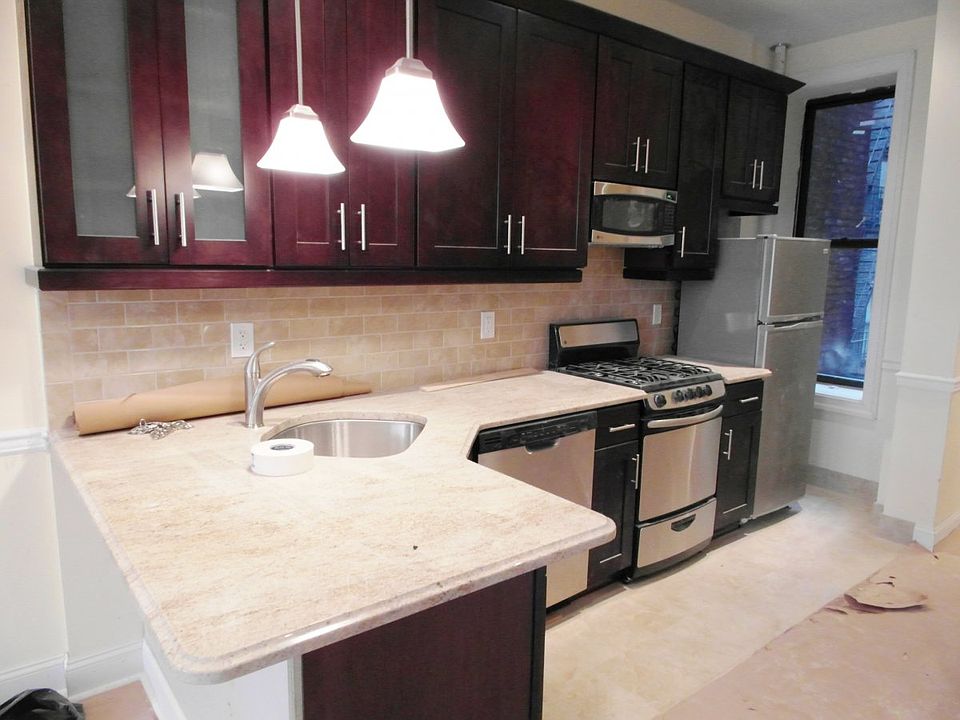 2nd image of 304 W 102nd St APT 1A