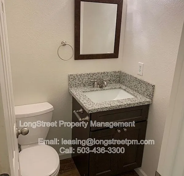 3161 N Shore Dr SE #4 — Photo 4