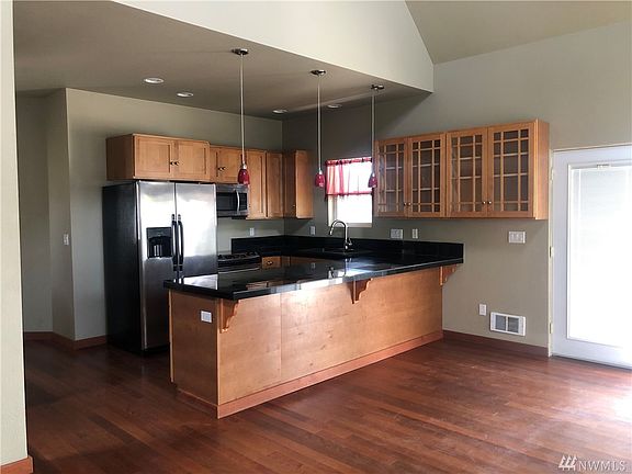 2nd image of 53 Jackson Ave
