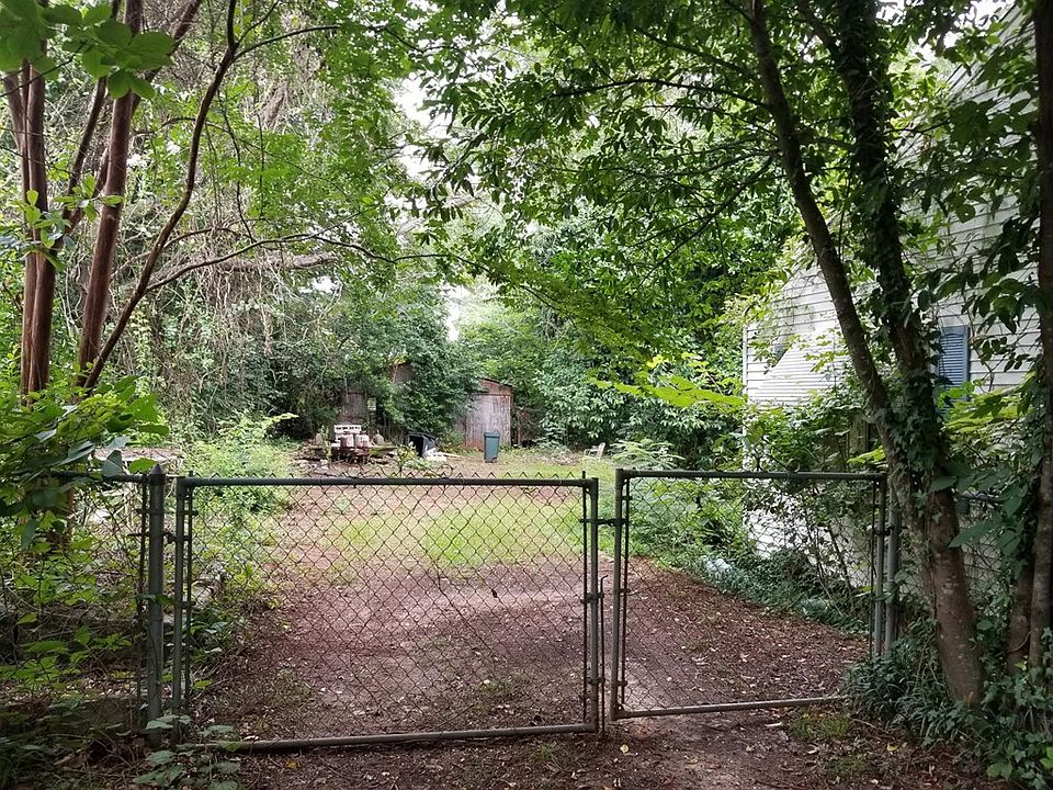 2nd image of 1017 Eustis Dr
