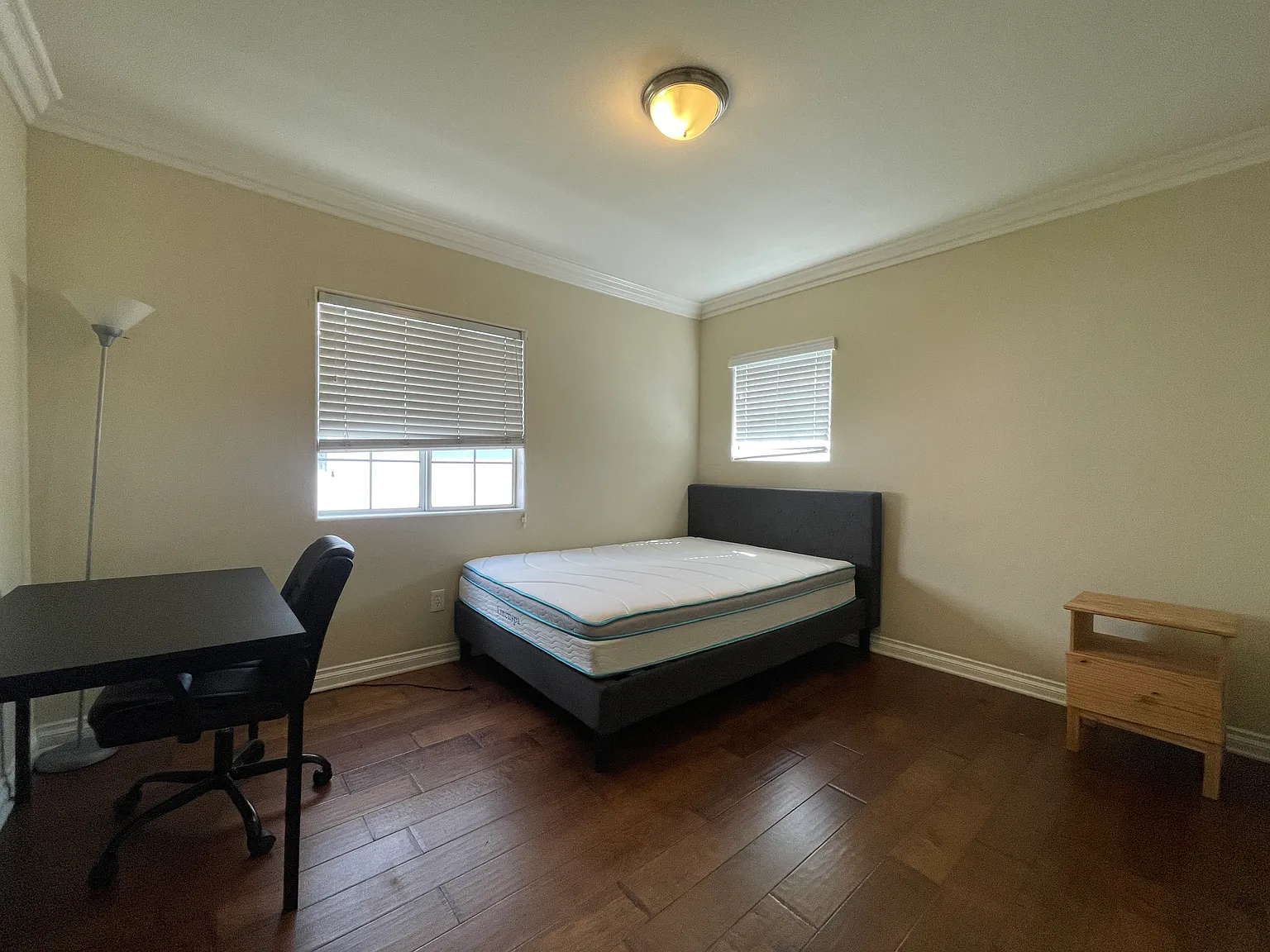 2 bed, 870 sqft, $3,100 — Photo 4