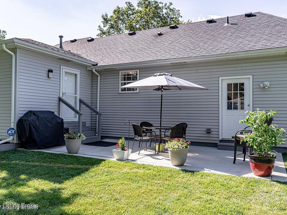 2nd image of 11607 Wetherby Ave