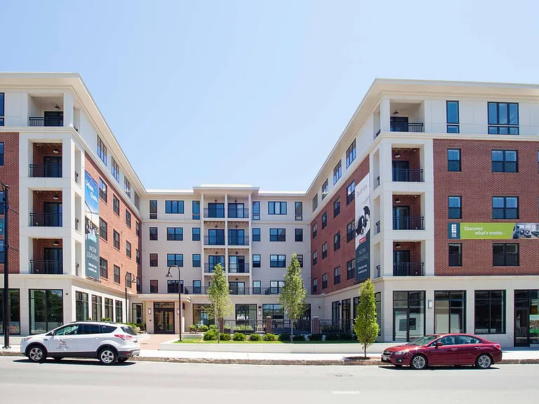 The Beverly Collection: Flats at 131 — Photo 6