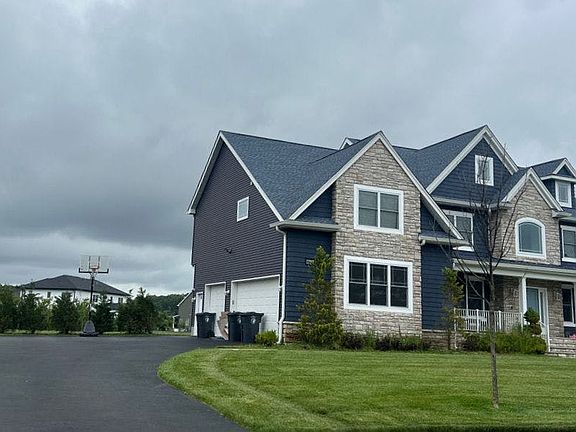 3rd image of 1732 Symphony Ln