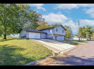 725 S Belt W, Belleville, IL 62220