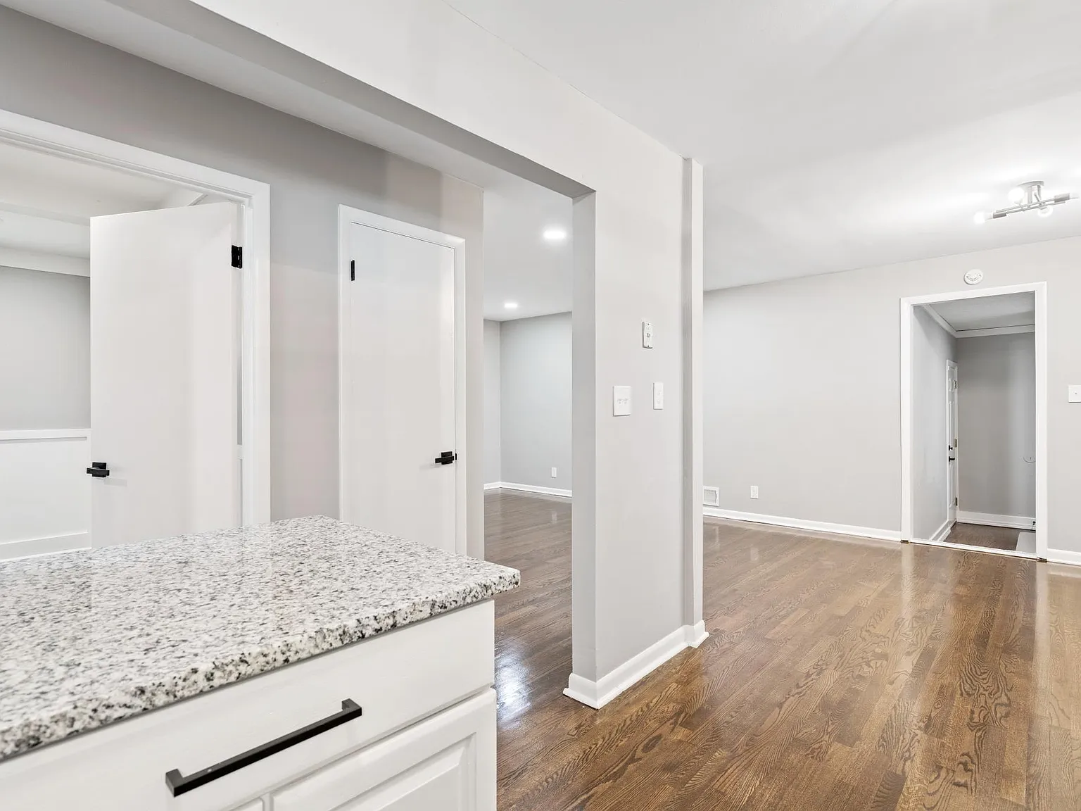 4 bed, 1796 sqft, $2,585 — Photo 4