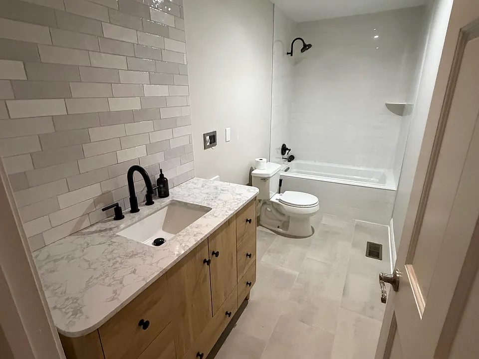 8503 Twin Pointe Cir