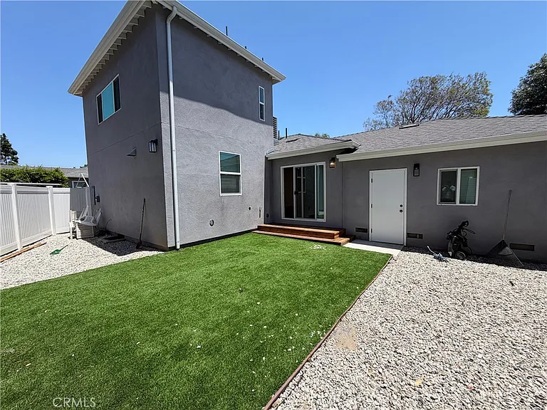 8437 Calvin Ave — Photo 17