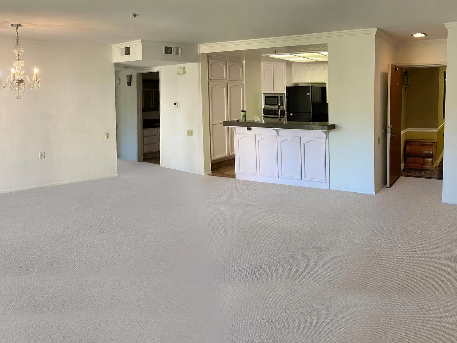 Del Monte Drive, Seal Beach — Photo 2