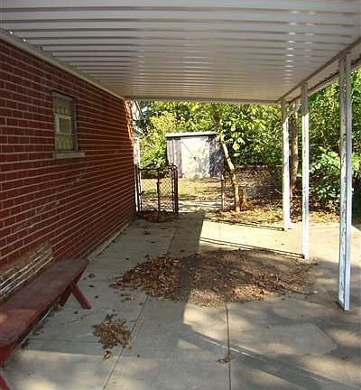 4th image of 2671 Nyack Ln