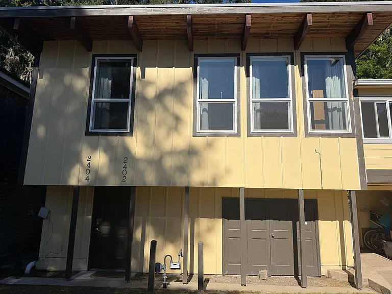 2402 Floral Hill Dr — Photo 14